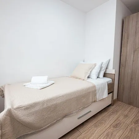 Ancalagon Apartment