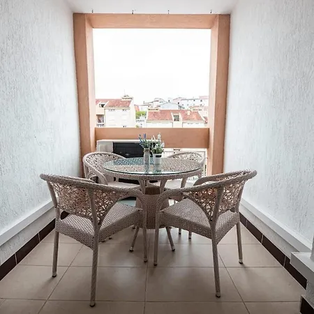 Apartment Ancalagon *